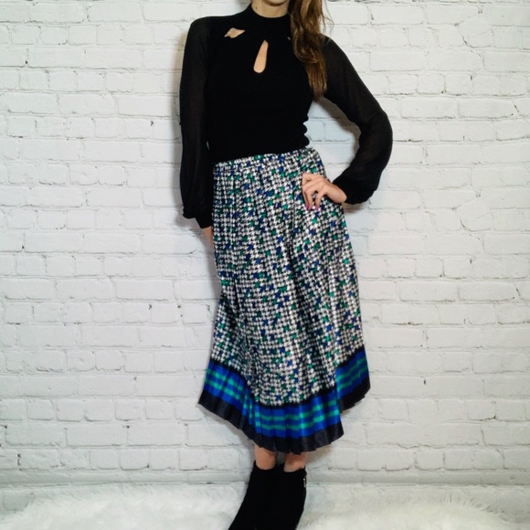 Vintage Silky Blue + Green Pleated Twirl Skirt ❤️ - Picture 3 of 7